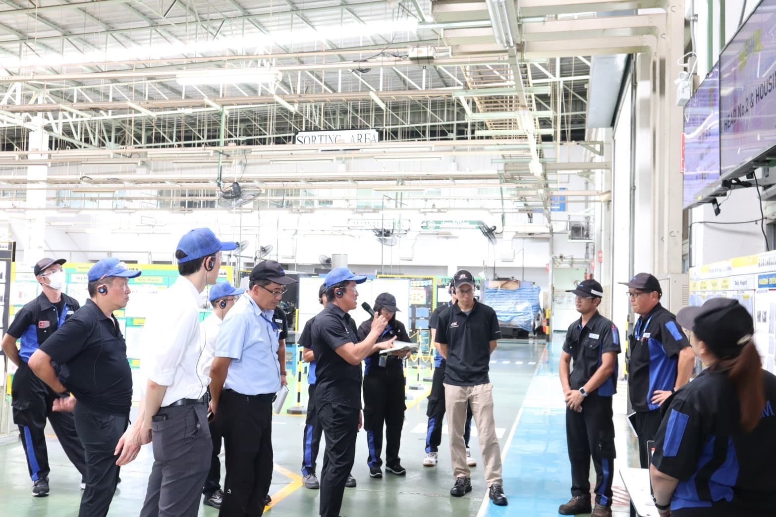 Mr. Kimura Tetsuya เยี่ยม SAM — รับฟังนำเสนอ Kaizen และ CO2 — 16/22