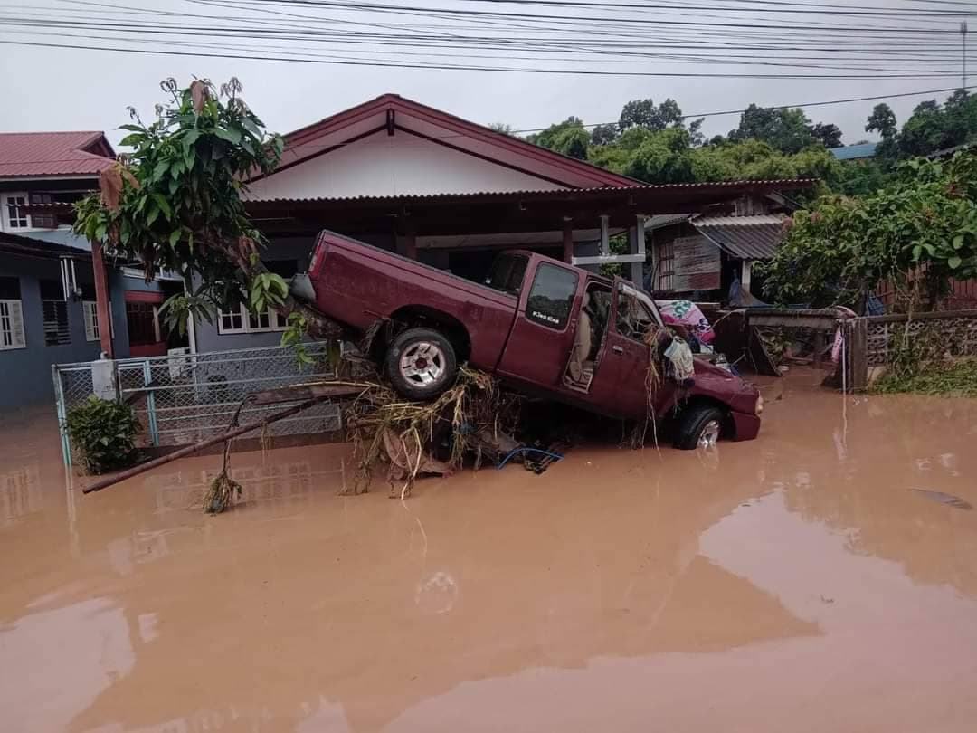 พนักงาน SAM ร่วมใจช่วยเหลือพี่น้องชาวภาคเหนือ สู้ภัยน้ำท่วม — 3/8